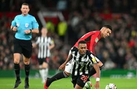 Manchester United xộc xệch đến Champions League