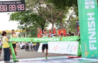‘Ông hoàng marathon’ Hoàng Nguyên Thanh vô đối trên sân nhà
