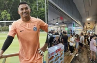 Gian hàng thủ môn Singapore khiến Thái Lan bị loại thu hút CĐV Trung Quốc