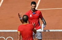Djokovic “hạ gục nhanh tiêu diệt gọn” Nadal trong cuộc chạm trán thứ 60