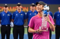 Tay vợt tuổi teen Trung Quốc tạo nên lịch sử ATP Tour