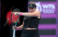 Cựu vô địch giải Pháp mở rộng Ostapenko đáp trả khán giả cực gắt