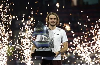 Tiết lộ “vũ khí bí ẩn” giúp Tsitsipas giải vận đen ở Dubai