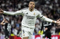 Mbappe sánh ngang số bàn thắng của Ronaldo