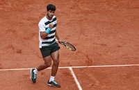Roland Garros 2025: Alcaraz nhận cảnh báo từ Marozsan