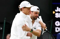 Jannik Sinner ăn may Grigor Dimitrov, bỏ ngỏ khả năng đấu trận tứ kết