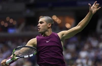 Tiafoe sốc với kiểu tóc húi trọc của Carlos Alcaraz