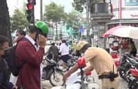 Video: Đội CSGT Chợ Lớn xử phạt hàng loạt học sinh vi phạm luật giao thông