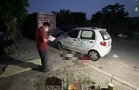 Video: Người đàn ông tử vong bên miệng cống trên đường