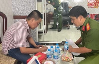 Video: Bắt 1 giám đốc của 3 trung tâm đăng kiểm tại Cần Thơ