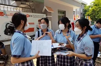 Sử dụng điện thoại khi làm bài, một thí sinh thi vào lớp 10 tại TP.HCM bị đình chỉ 