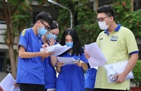 Thí sinh hứng khởi sau bài thi Toán