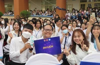 Hiệu trưởng Trường ĐH KHXH&NV: “Hãy là những người trẻ, sống một cuộc đời đáng giá nhất”