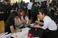 'Có những Gen Z thích dấn thân nhưng khách hàng mới la một câu đã bật khóc'