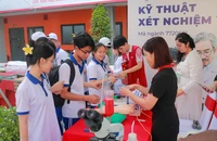 Học sinh được ‘mắt thấy, tai nghe’ để hiểu ngành nghề đại học