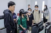 Trường đại học ở TP.HCM chi hơn 60 tỉ đồng tặng tân sinh viên