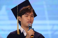 Từ đứa trẻ bị bỏ rơi ở chân cầu trở thành thủ khoa đại học