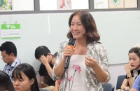 Chủ tịch trường kể chuyện phụ huynh khóc ở phòng hiệu trưởng