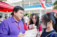 Trường đại học ở TP.HCM bỏ xét học bạ lớp 10 và 11, tất cả tổ hợp đều có môn Văn