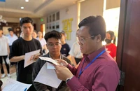 Hơn 128.000 thí sinh bắt đầu thi đánh giá năng lực đặc biệt nhất để vào đại học