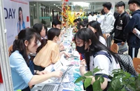 Tung học bổng tiền tỉ hút thí sinh giỏi vào đại học