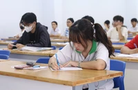 Thí sinh bức xúc vì bị chậm giờ làm bài thi đánh giá năng lực đến 30 phút?