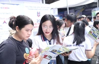 Trường ĐH Ngân hàng TP.HCM xét tuyển nhiều ngành có môn văn, sử, địa