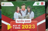 Chương trình Y Việt – Đức dừng đột ngột, sinh viên và phụ huynh lo lắng