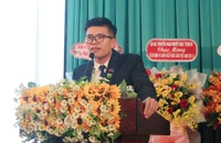 Xúc động lời tri ân thầy cô và ước nguyện học tiếp ở Việt Nam của du học sinh 