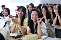 Đạt xuất sắc, nhiều sinh viên Trường ĐH Luật TP.HCM nhận học bổng hơn 50 triệu đồng/suất