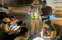 CSGT TP.HCM ghi hình, bắn tốc độ lúc nửa đêm, xử lý nhiều người vi phạm