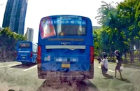 Xử phạt xe buýt tuyến 150 đón khách sai quy định trên đường Võ Nguyên Giáp