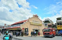 Cháy ki-ốt kinh doanh nước tại chợ Thủ Đức