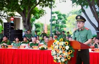 Chùm ảnh: Công an TP.HCM cùng 168 công an phường, xã ra quân trấn áp tội phạm