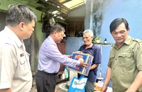 TP.HCM: Hỗ trợ 38 hộ dân nhà bị ngập nặng sau mưa lớn 