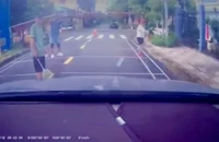 TP.HCM: Xác minh nhóm người chặn đường, giăng lưới đánh cầu lông 