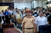 Công an trang bị 'lá chắn' cho sinh viên ứng phó các cuộc gọi giả danh