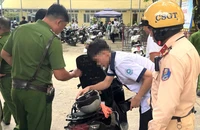 Một nam sinh lớp 12 dương tính với cần sa trong trường học