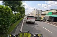 Không nhường đường xe ưu tiên, tài xế ô tô bị phạt