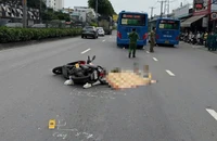 CSGT cảnh báo nhiều vụ tai nạn chết người do lọt vào ‘điểm mù’ xe tải 