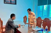 Phạt tài xế 20 triệu đồng do chở cống bê tông không chằng buộc 