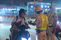 "Uống bia cho đỡ khát", bị phạt nặng vì nồng độ cồn cao