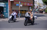 TP.HCM: CSGT xử lý học sinh, phụ huynh vi phạm giao thông
