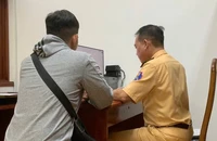 Tịch thu xe máy của nam thanh niên ‘bốc đầu’ để quay clip đăng Tiktok