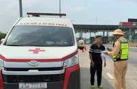 Cục CSGT xử lý 10 xe cứu thương vi phạm trên cao tốc phía Nam