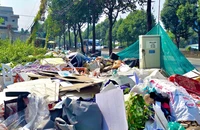 TP.HCM: Bãi rác tự phát ven đường Phạm Văn Đồng gây ô nhiễm, tiềm ẩn nguy cơ cháy nổ
