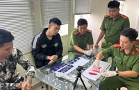 Bắt giữ 2 người, thu giữ hơn 330g ma túy tại phường Tân Hưng