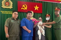 Công an phường Tân Hưng tiếp tục tìm chủ nhân trong vụ 32 chó, mèo được giải cứu