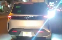 CSGT TP.HCM xử phạt tài xế ô tô gắn thêm đèn chiếu sáng hai bên thành xe
