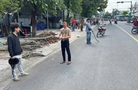 Mâu thuẫn khi đá bóng, 8 thanh niên bị bắt